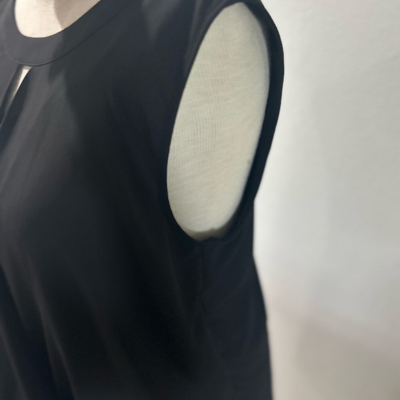 Cross front / tie back sleeveless blouse new with tags - Picture 2 of 8